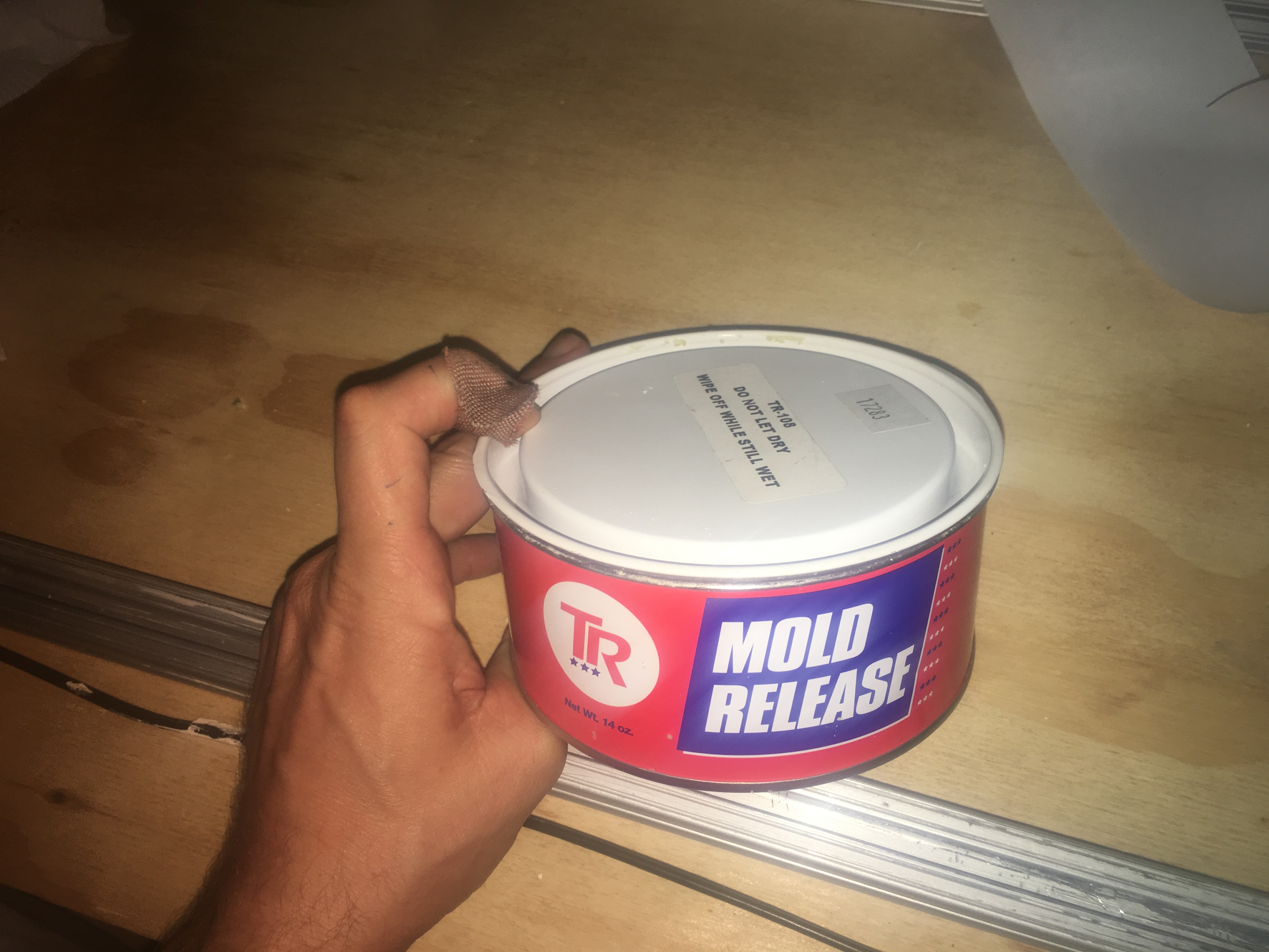 TR 104 Mold Release Wax 14oz Can